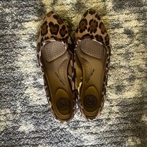 Leopard flats size 6